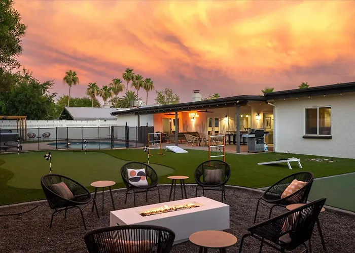 Pickleball Court~ Hot Tub & Pool~ Mini Golf~games *