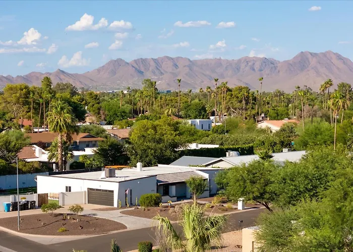 Pickleball Court~ Hot Tub & Pool~ Mini Golf~games Holiday home Phoenix