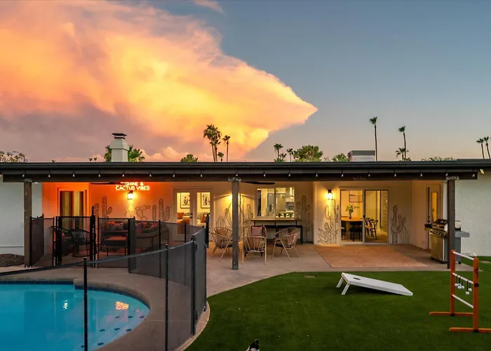 Pickleball Court~ Hot Tub & Pool~ Mini Golf~games Holiday home Phoenix