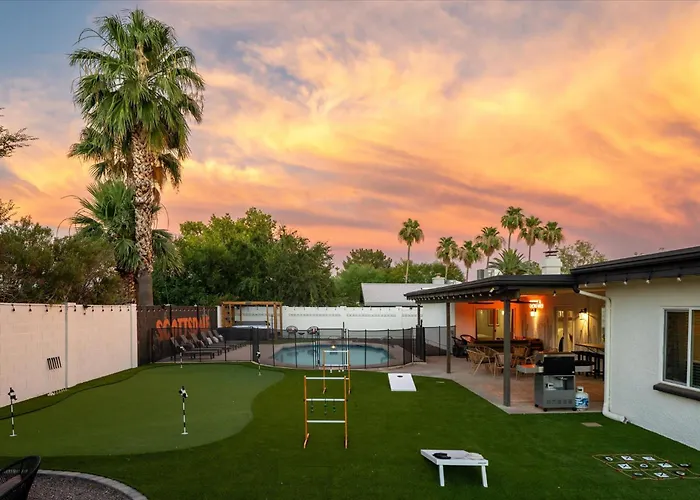 Pickleball Court~ Hot Tub & Pool~ Mini Golf~games *