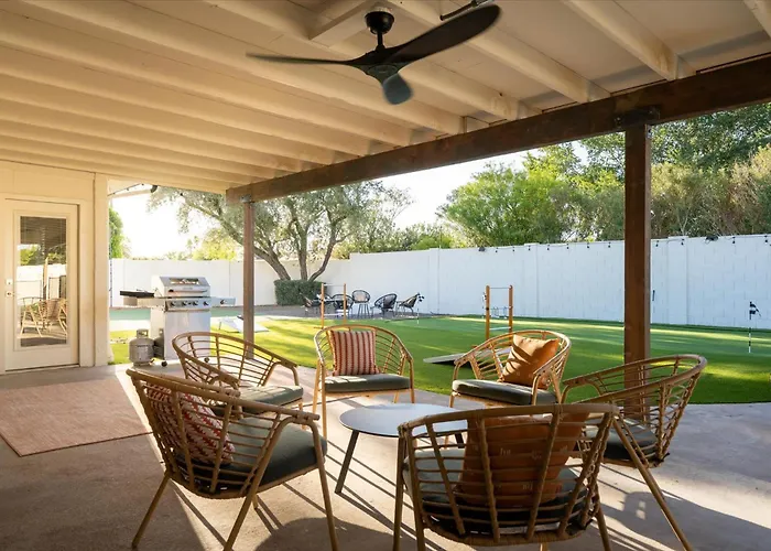 Pickleball Court~ Hot Tub & Pool~ Mini Golf~games Phoenix