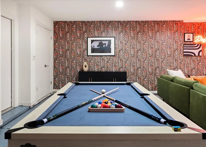 Pickleball Court~ Hot Tub & Pool~ Mini Golf~games Holiday home *