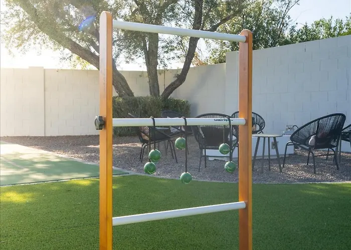 Pickleball Court~ Hot Tub & Pool~ Mini Golf~games * Phoenix
