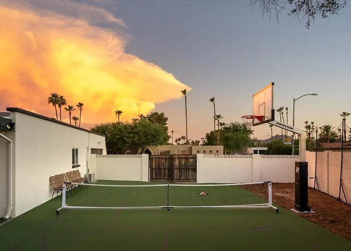 Pickleball Court~ Hot Tub & Pool~ Mini Golf~games Holiday home *